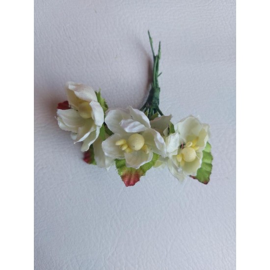 Букетики "яблоневый цвет" на веточке (6 шт) цв. молочный, цена за пучок